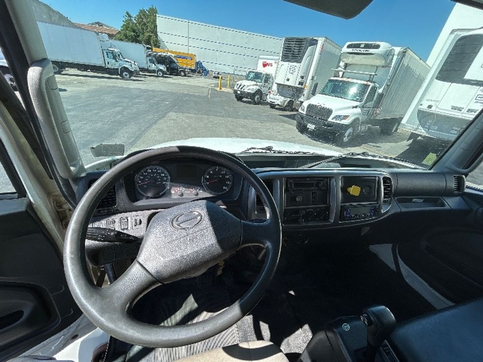 Refrigerated Truck-Light and Medium Duty Trucks-Hino-2019-268-Torrance-CA-145,992\n\t\tmiles-$ 55,750 - Image 17