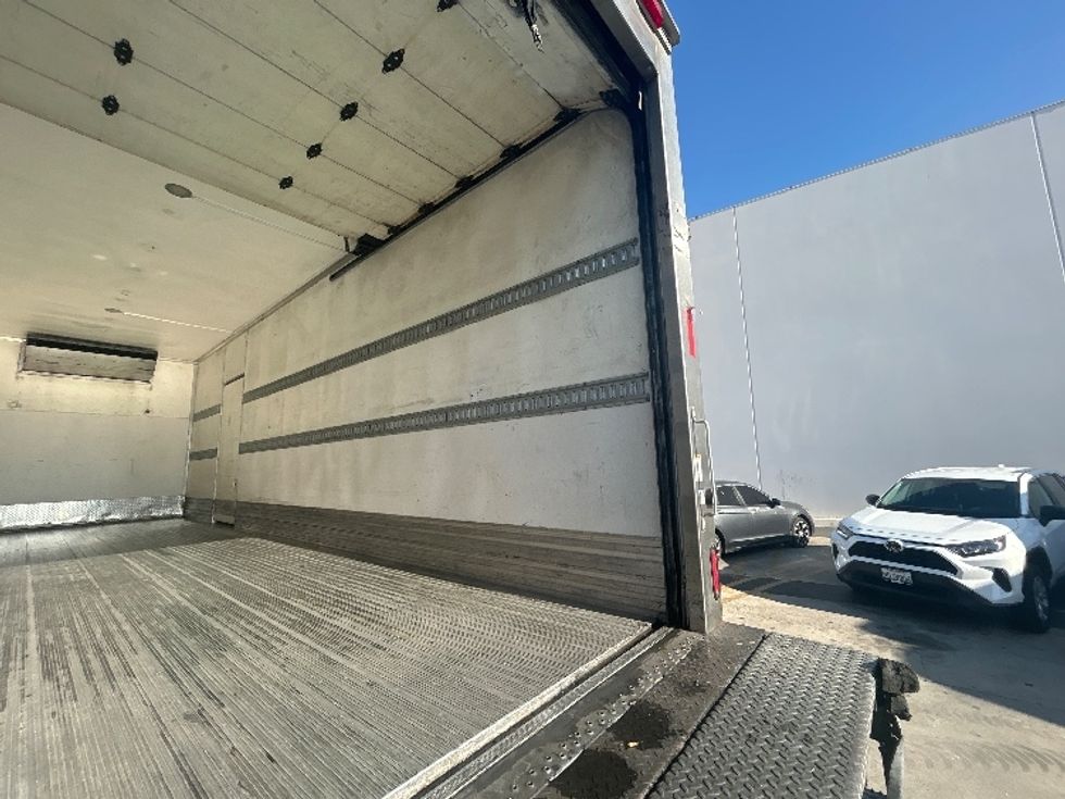 Refrigerated Truck-Light and Medium Duty Trucks-Hino-2019-268-Torrance-CA-165,808\n\t\tmiles-$ 63,000 - Image 12