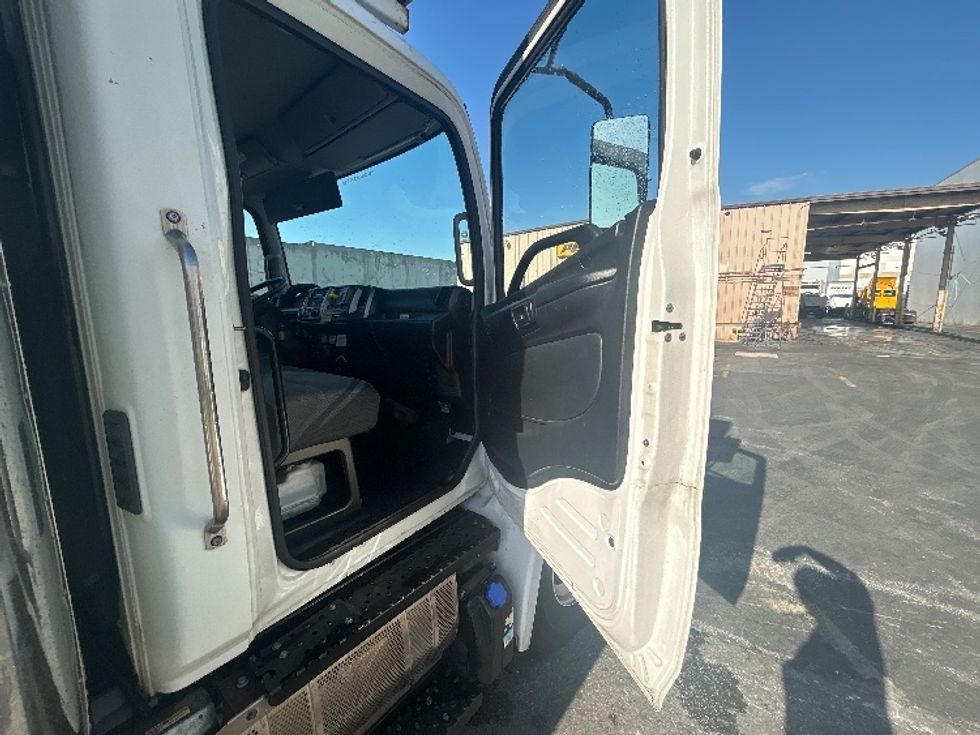 Refrigerated Truck-Light and Medium Duty Trucks-Hino-2019-268-Torrance-CA-165,808\n\t\tmiles-$ 63,000 - Image 20