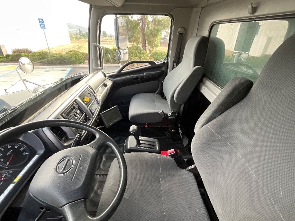 Refrigerated Truck-Light and Medium Duty Trucks-Hino-2019-268-Torrance-CA-168,751\n\t\tmiles-$ 48,250 - Image 19