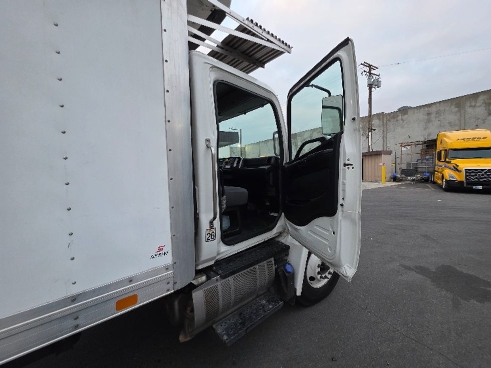 Refrigerated Truck-Light and Medium Duty Trucks-Hino-2019-268-Torrance-CA-172,040\n\t\tmiles-$ 68,250 - Image 20