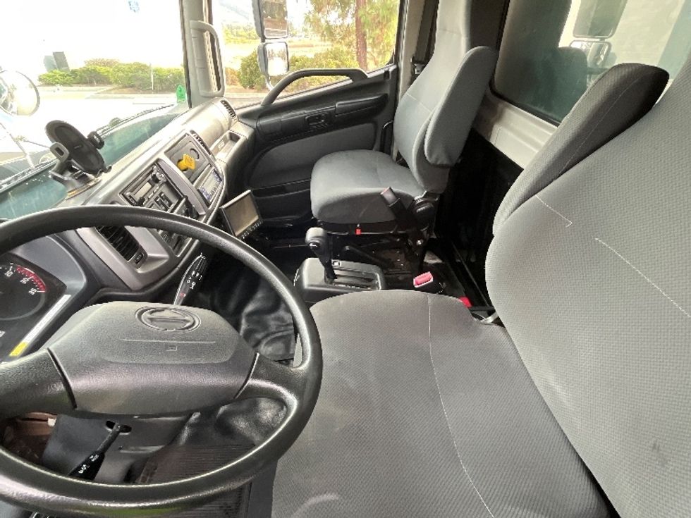 Refrigerated Truck-Light and Medium Duty Trucks-Hino-2019-268-Torrance-CA-184,937\n\t\tmiles-$ 45,750 - Image 18
