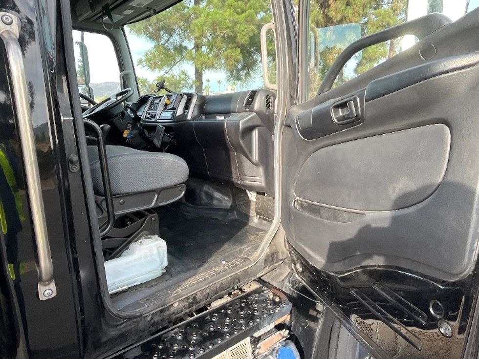 Refrigerated Truck-Light and Medium Duty Trucks-Hino-2019-268-Torrance-CA-184,937\n\t\tmiles-$ 45,750 - Image 19