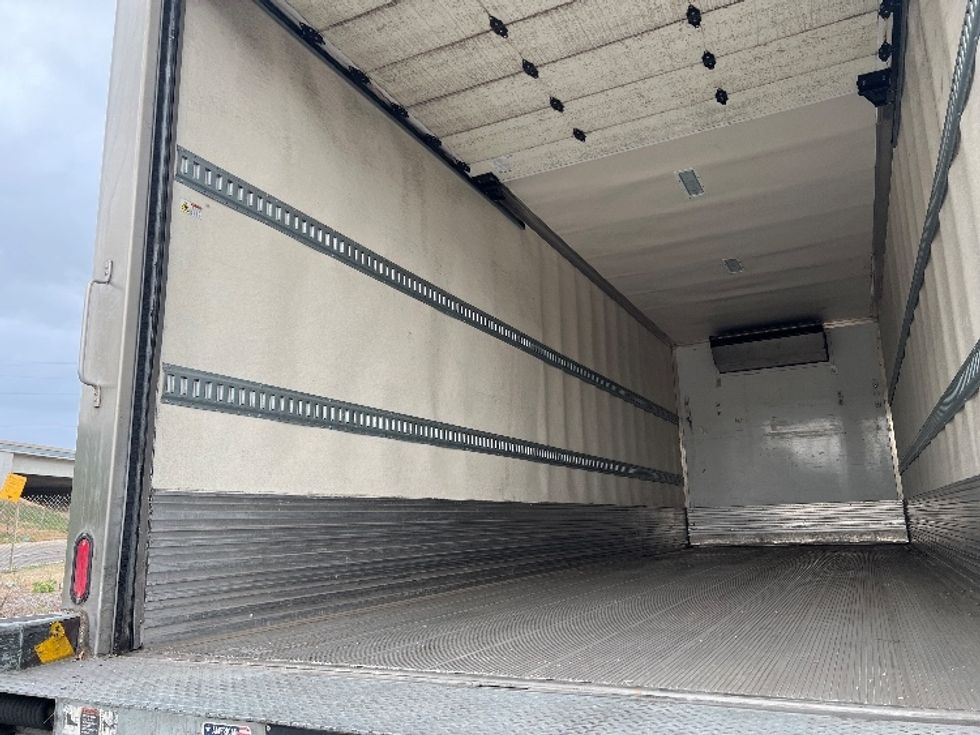 Refrigerated Truck-Light and Medium Duty Trucks-Hino-2019-268-Torrance-CA-187,338\n\t\tmiles-$ 63,750 - Image 11