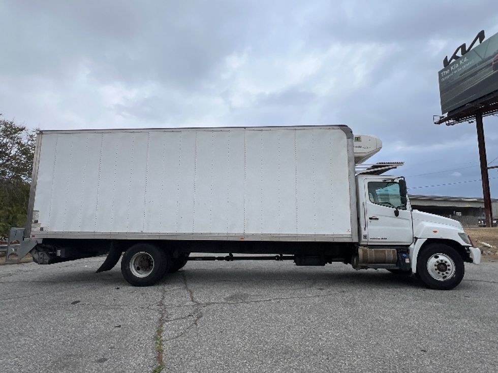 2019 Hino Conventional Type Truck photo 12