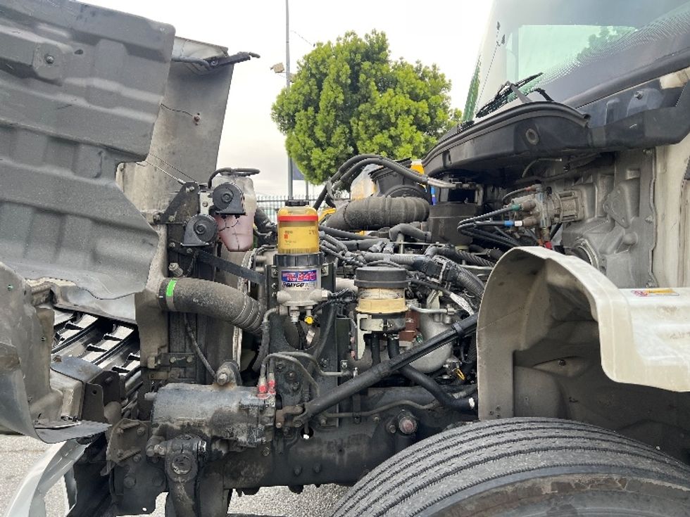 2019 Hino Conventional Type Truck photo 21