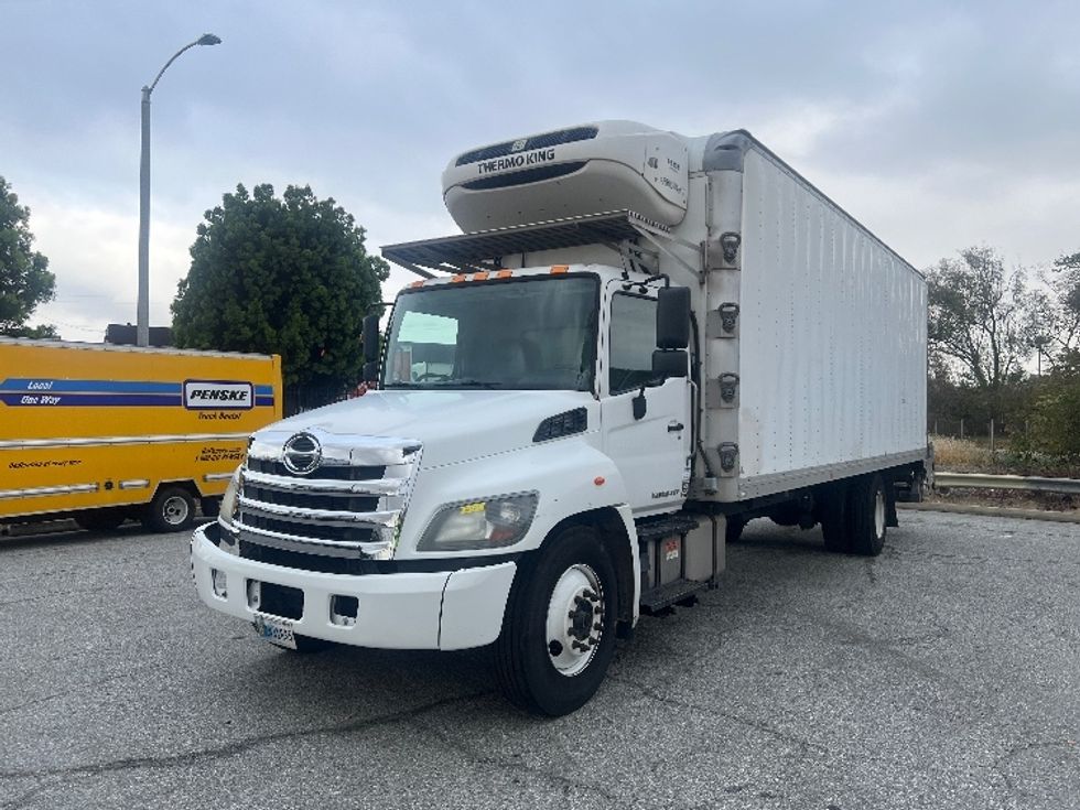 2019 Hino Conventional Type Truck photo 3