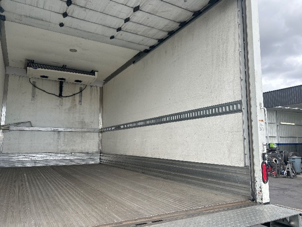 Refrigerated Truck-Light and Medium Duty Trucks-Hino-2019-268-Torrance-CA-193,391\n\t\tmiles-$ 39,750 - Image 12