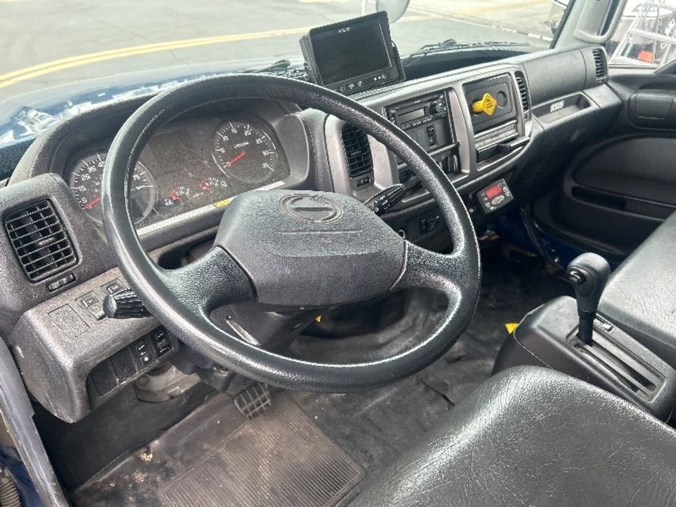 Refrigerated Truck-Light and Medium Duty Trucks-Hino-2019-268-Torrance-CA-193,391\n\t\tmiles-$ 39,750 - Image 17