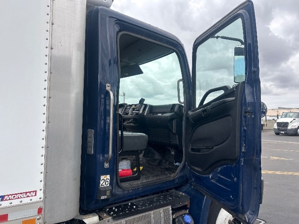 Refrigerated Truck-Light and Medium Duty Trucks-Hino-2019-268-Torrance-CA-193,391\n\t\tmiles-$ 39,750 - Image 20