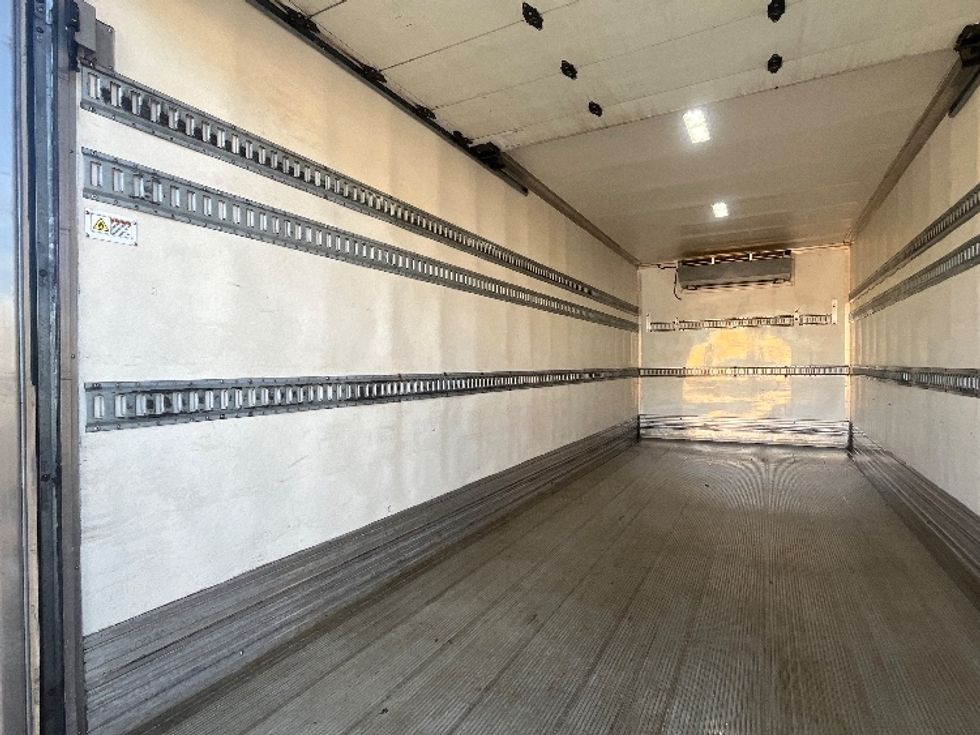 Refrigerated Truck-Light and Medium Duty Trucks-Hino-2019-268-Torrance-CA-318,512\n\t\tmiles-$ 34,250 - Image 10