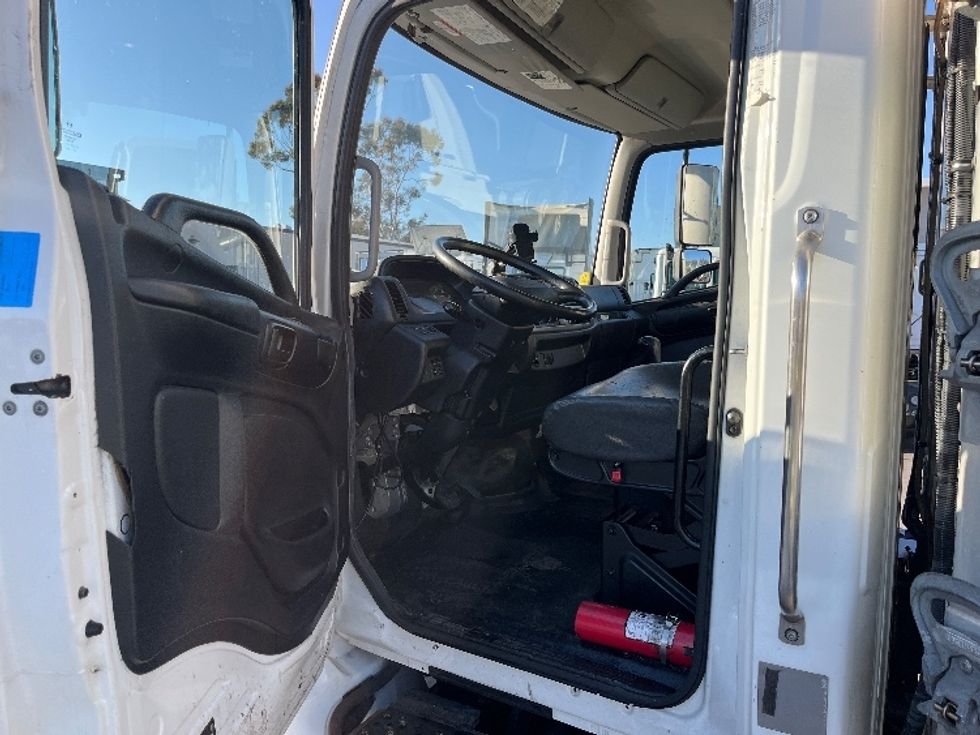 Refrigerated Truck-Light and Medium Duty Trucks-Hino-2019-268-Torrance-CA-318,512\n\t\tmiles-$ 34,250 - Image 15