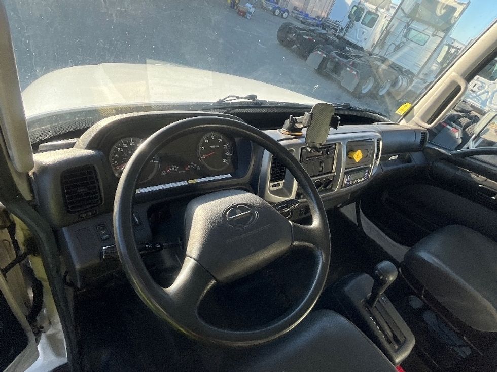 Refrigerated Truck-Light and Medium Duty Trucks-Hino-2019-268-Torrance-CA-318,512\n\t\tmiles-$ 34,250 - Image 17
