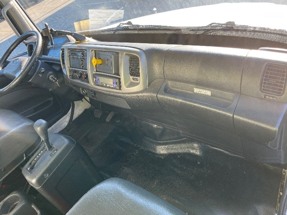 Refrigerated Truck-Light and Medium Duty Trucks-Hino-2019-268-Torrance-CA-318,512\n\t\tmiles-$ 34,250 - Image 20
