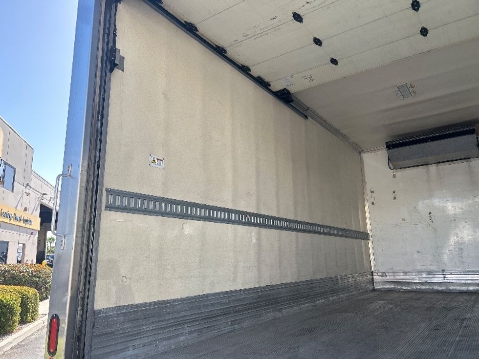 Refrigerated Truck-Light and Medium Duty Trucks-Hino-2019-268-Torrance-CA-85,723\n\t\tmiles-$ 58,750 - Image 11