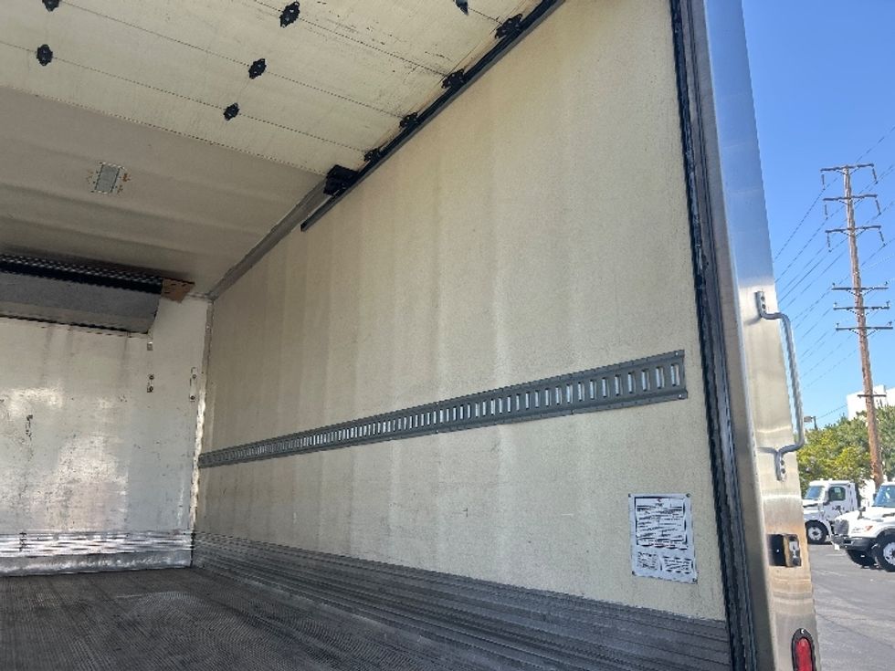 Refrigerated Truck-Light and Medium Duty Trucks-Hino-2019-268-Torrance-CA-85,723\n\t\tmiles-$ 58,750 - Image 12