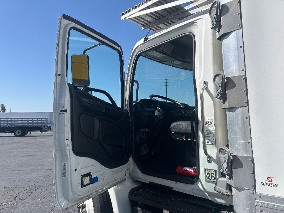 Refrigerated Truck-Light and Medium Duty Trucks-Hino-2019-268-Torrance-CA-85,723\n\t\tmiles-$ 58,750 - Image 16