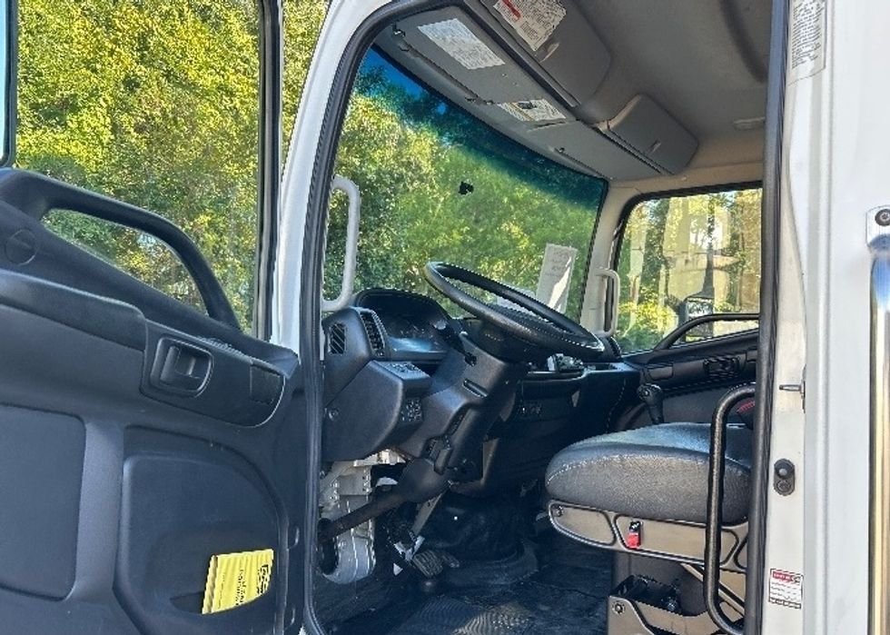 Refrigerated Truck-Light and Medium Duty Trucks-Hino-2019-268-Villa Rica-GA-321,796\n\t\tmiles-$ 27,000 - Image 16
