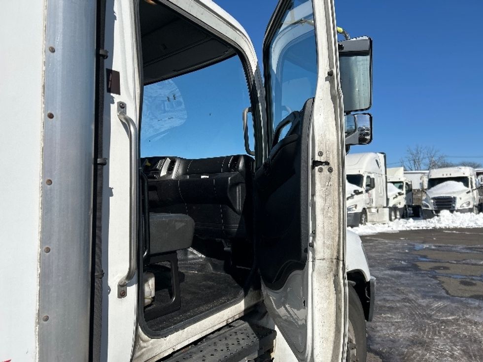 Refrigerated Truck-Light and Medium Duty Trucks-Hino-2019-268-West Babylon-NY-222,900\n\t\tmiles-$ 45,000 - Image 20