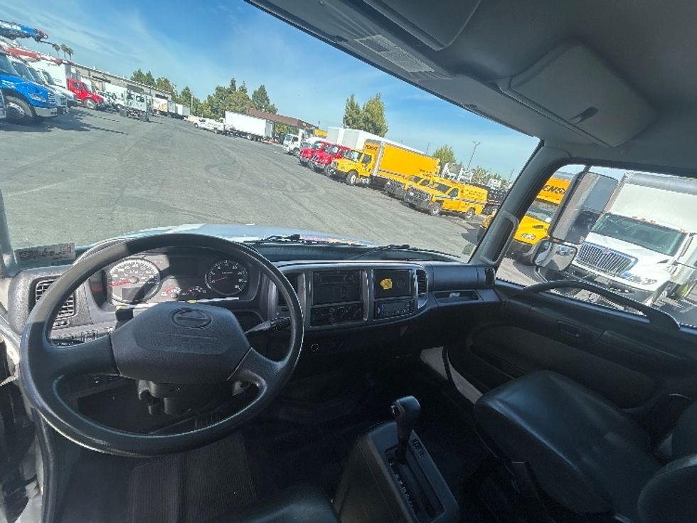 Refrigerated Truck-Light and Medium Duty Trucks-Hino-2019-268-West Sacramento-CA-293,008\n\t\tmiles-$ 33,250 - Image 18