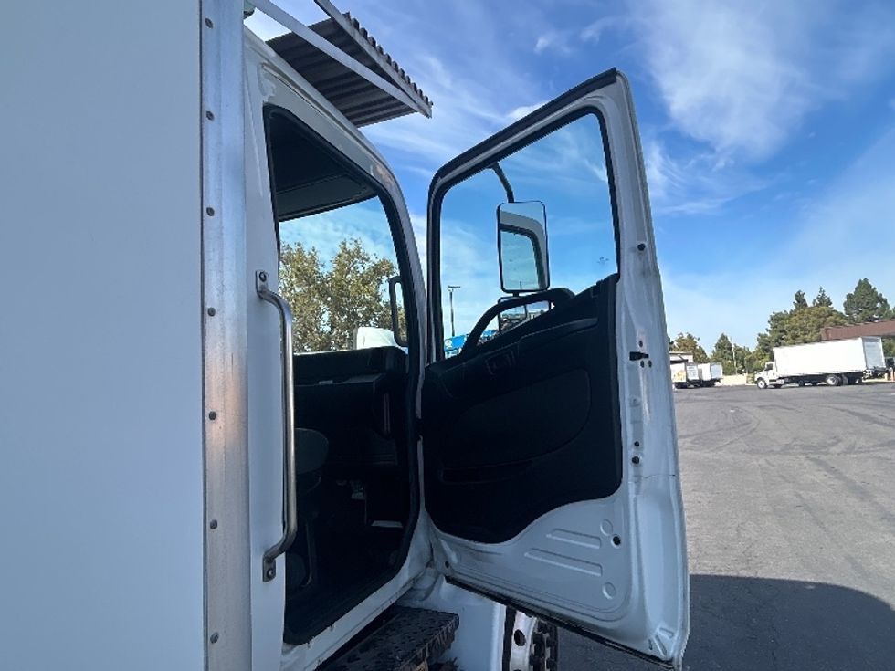 Refrigerated Truck-Light and Medium Duty Trucks-Hino-2019-268-West Sacramento-CA-293,008\n\t\tmiles-$ 33,250 - Image 20