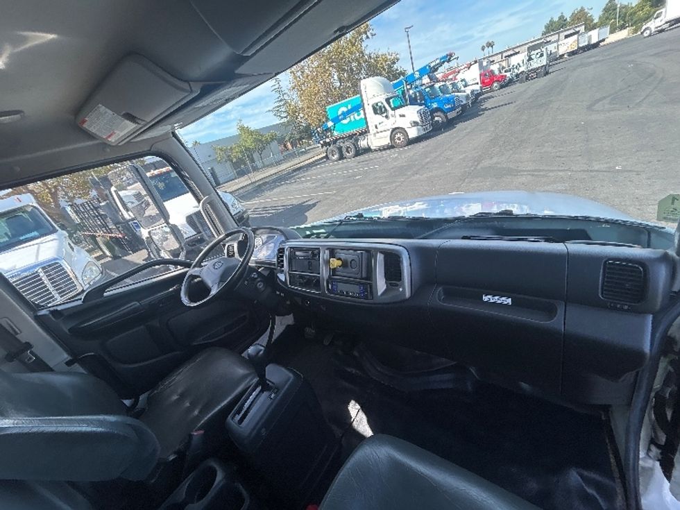 Refrigerated Truck-Light and Medium Duty Trucks-Hino-2019-268-West Sacramento-CA-293,008\n\t\tmiles-$ 33,250 - Image 21