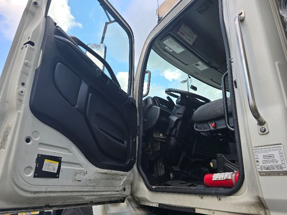 Refrigerated Truck-Light and Medium Duty Trucks-Hino-2019-338-Atlanta (Forest Park)-GA-199,840\n\t\tmiles-$ 44,500 - Image 16