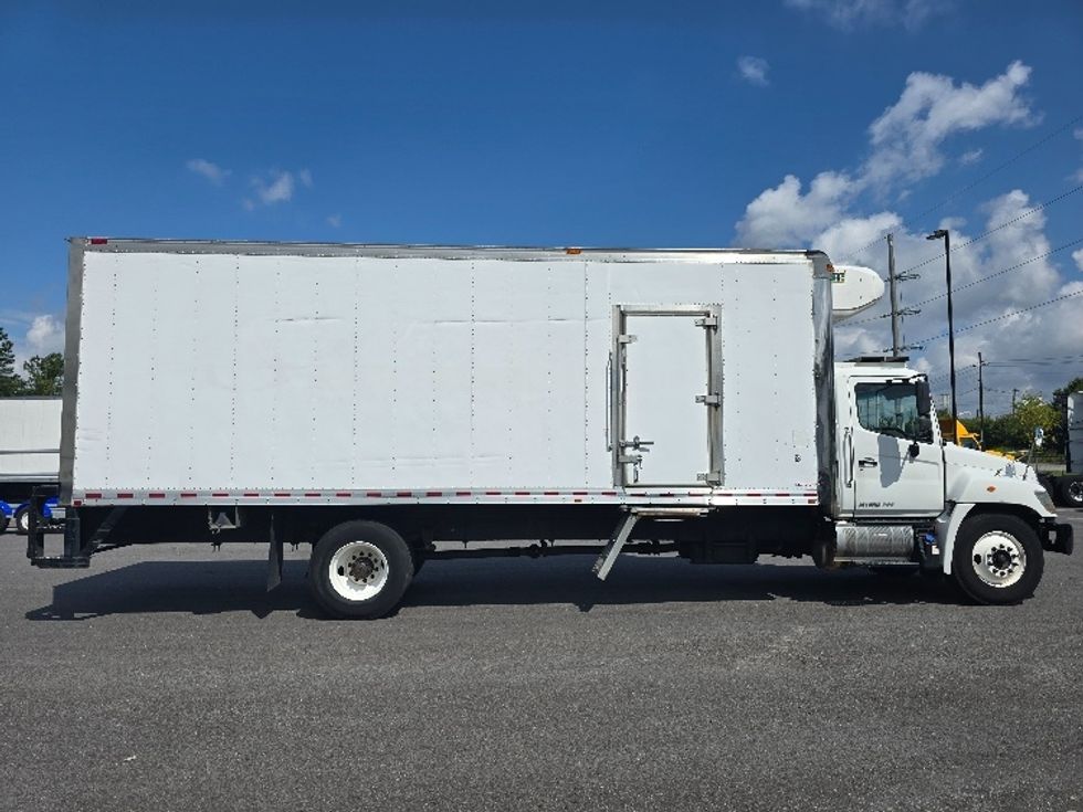 Refrigerated Truck-Light and Medium Duty Trucks-Hino-2019-338-Atlanta (Forest Park)-GA-207,673\n\t\tmiles-$ 37,250 - Image 16