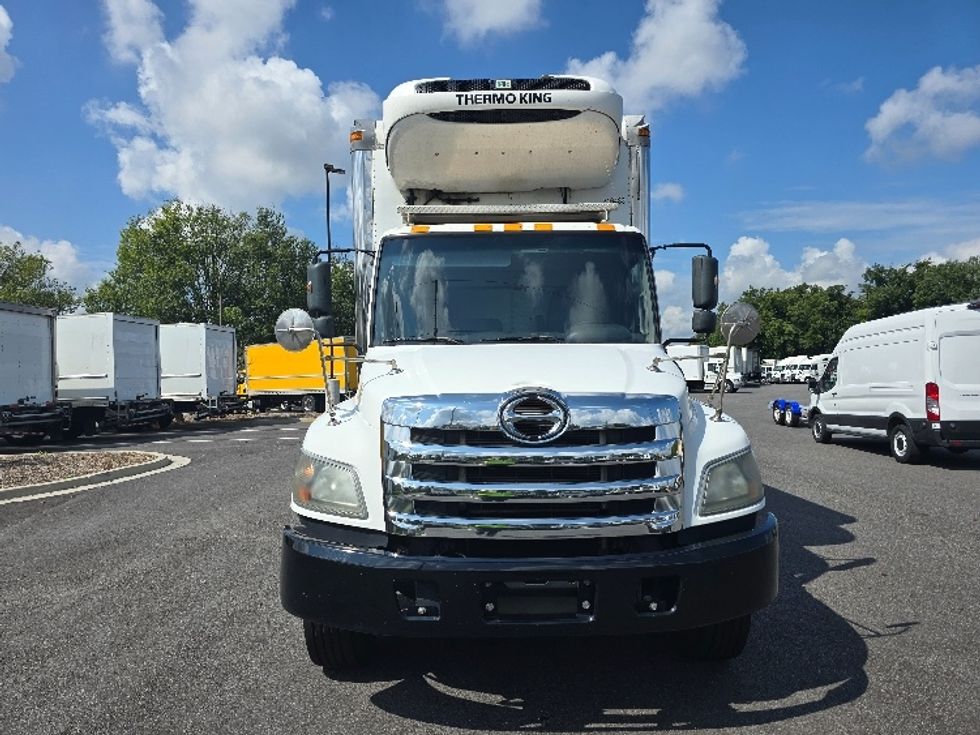 2019 Hino Conventional Type Truck photo 2