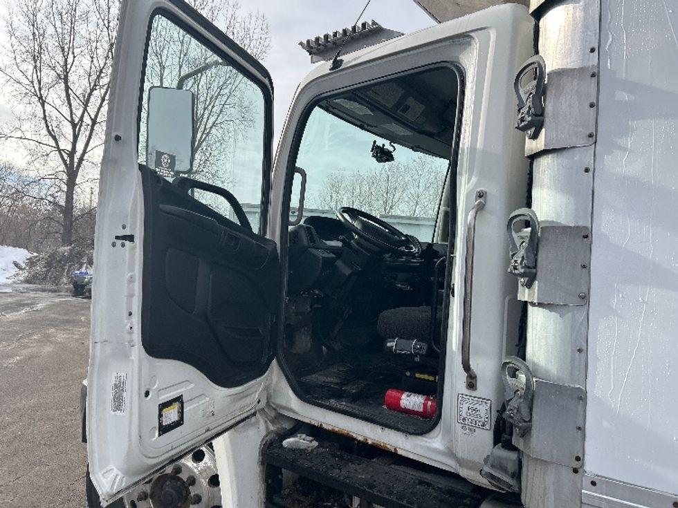 Refrigerated Truck-Light and Medium Duty Trucks-Hino-2019-338-Brooklyn Park-MN-117,450\n\t\tmiles-$ 53,500 - Image 15