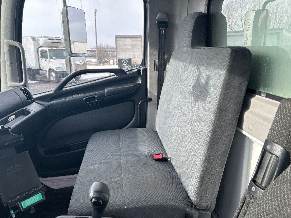 Refrigerated Truck-Light and Medium Duty Trucks-Hino-2019-338-Brooklyn Park-MN-117,450\n\t\tmiles-$ 53,500 - Image 19