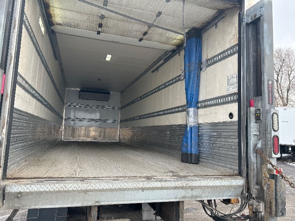 Refrigerated Truck-Light and Medium Duty Trucks-Hino-2019-338-Brooklyn Park-MN-133,000\n\t\tmiles-$ 52,500 - Image 11