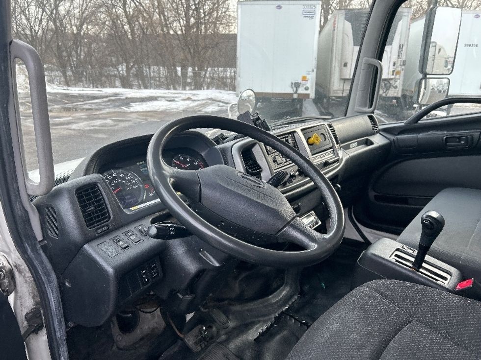 Refrigerated Truck-Light and Medium Duty Trucks-Hino-2019-338-Brooklyn Park-MN-133,000\n\t\tmiles-$ 52,500 - Image 16
