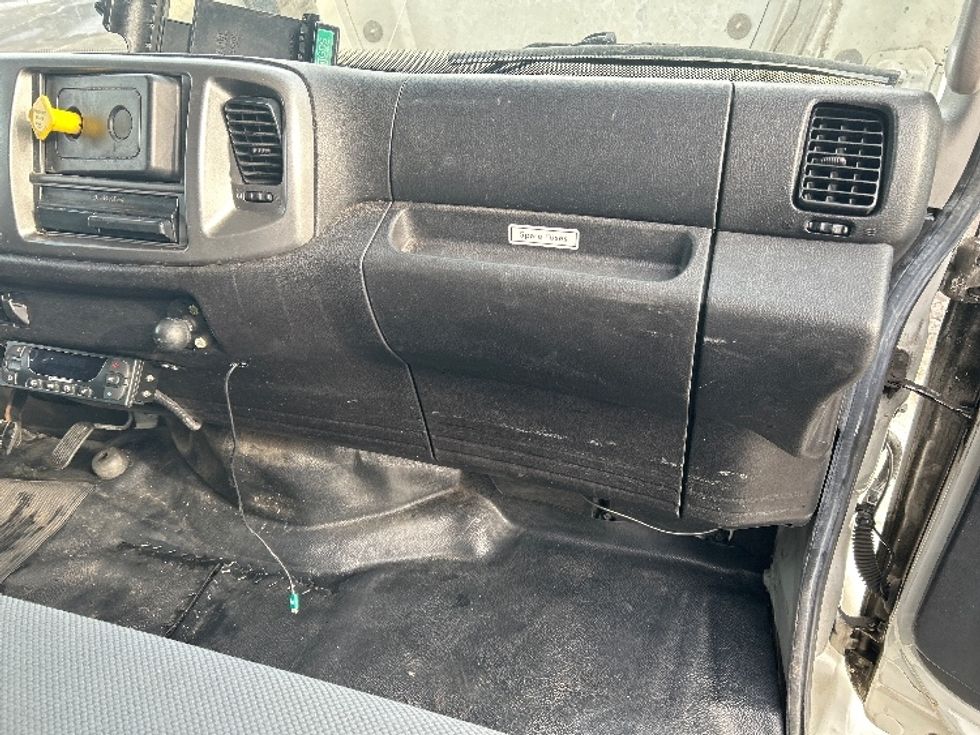 Refrigerated Truck-Light and Medium Duty Trucks-Hino-2019-338-Brooklyn Park-MN-133,000\n\t\tmiles-$ 52,500 - Image 20