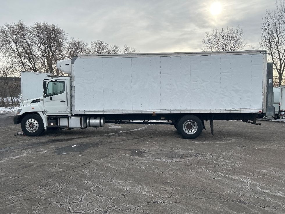 Refrigerated Truck-Light and Medium Duty Trucks-Hino-2019-338-Brooklyn Park-MN-133,000\n\t\tmiles-$ 52,500 - Image 4