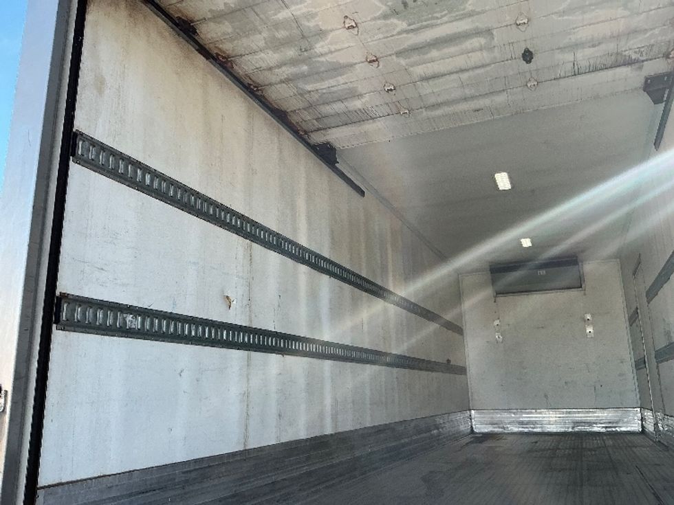 Refrigerated Truck-Light and Medium Duty Trucks-Hino-2019-338-Calgary-AB-275,313\n\t\tkm-$ 70,250 - Image 11