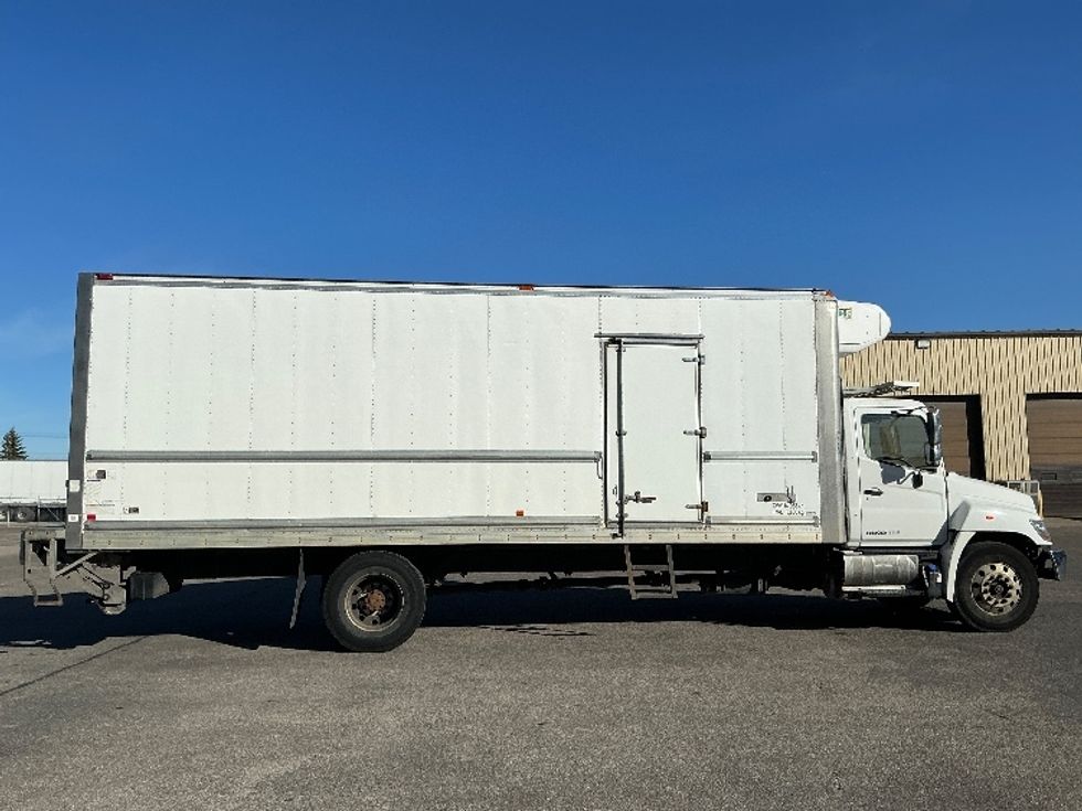 Refrigerated Truck-Light and Medium Duty Trucks-Hino-2019-338-Calgary-AB-275,313\n\t\tkm-$ 70,250 - Image 15