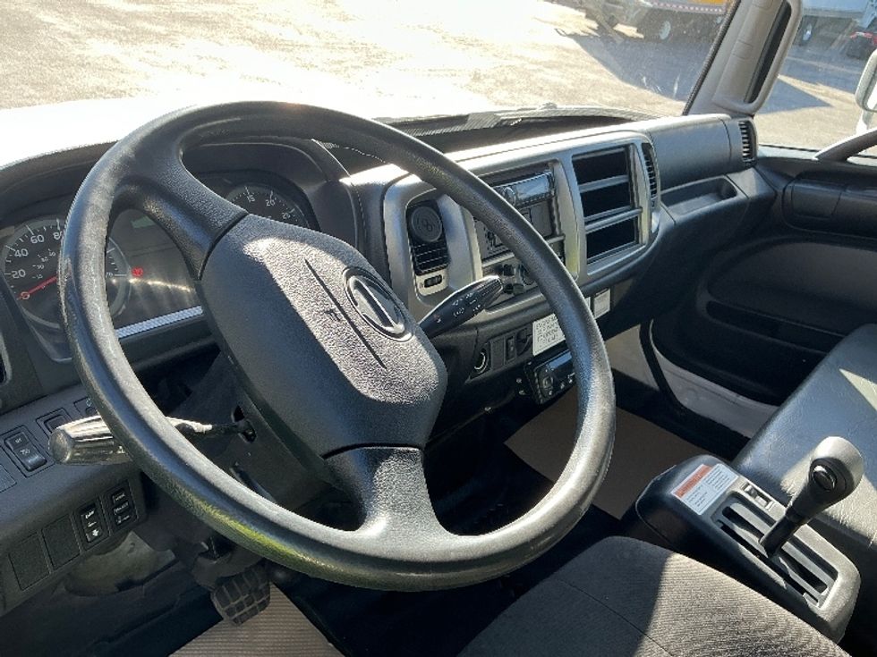 Refrigerated Truck-Light and Medium Duty Trucks-Hino-2019-338-Calgary-AB-275,313\n\t\tkm-$ 70,250 - Image 17
