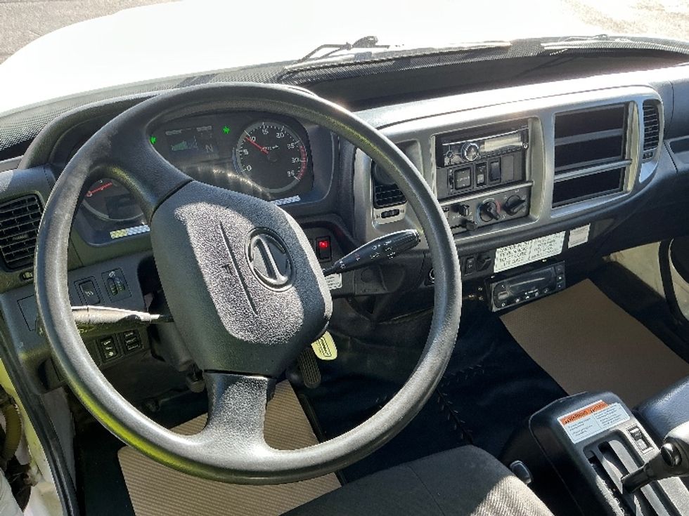Refrigerated Truck-Light and Medium Duty Trucks-Hino-2019-338-Calgary-AB-275,313\n\t\tkm-$ 70,250 - Image 18