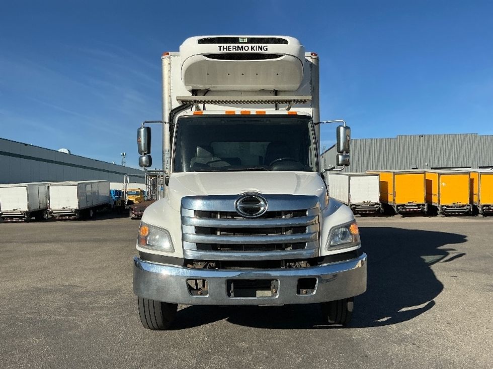 Refrigerated Truck-Light and Medium Duty Trucks-Hino-2019-338-Calgary-AB-275,313\n\t\tkm-$ 70,250 - Image 2