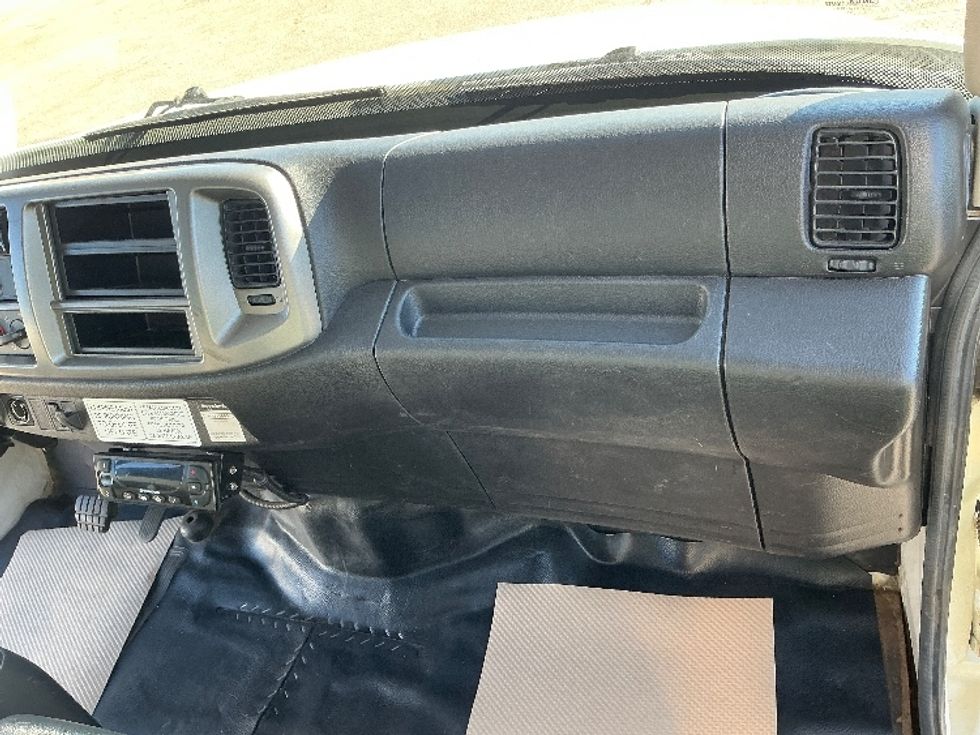 Refrigerated Truck-Light and Medium Duty Trucks-Hino-2019-338-Calgary-AB-275,313\n\t\tkm-$ 70,250 - Image 21