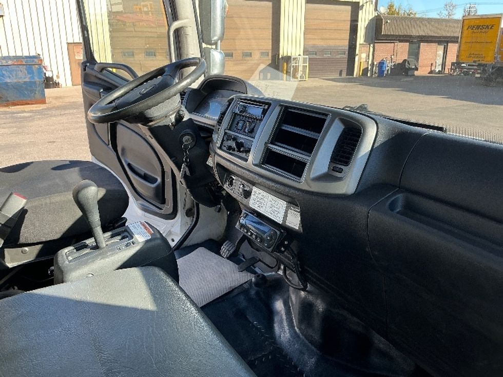 Refrigerated Truck-Light and Medium Duty Trucks-Hino-2019-338-Calgary-AB-275,313\n\t\tkm-$ 70,250 - Image 22