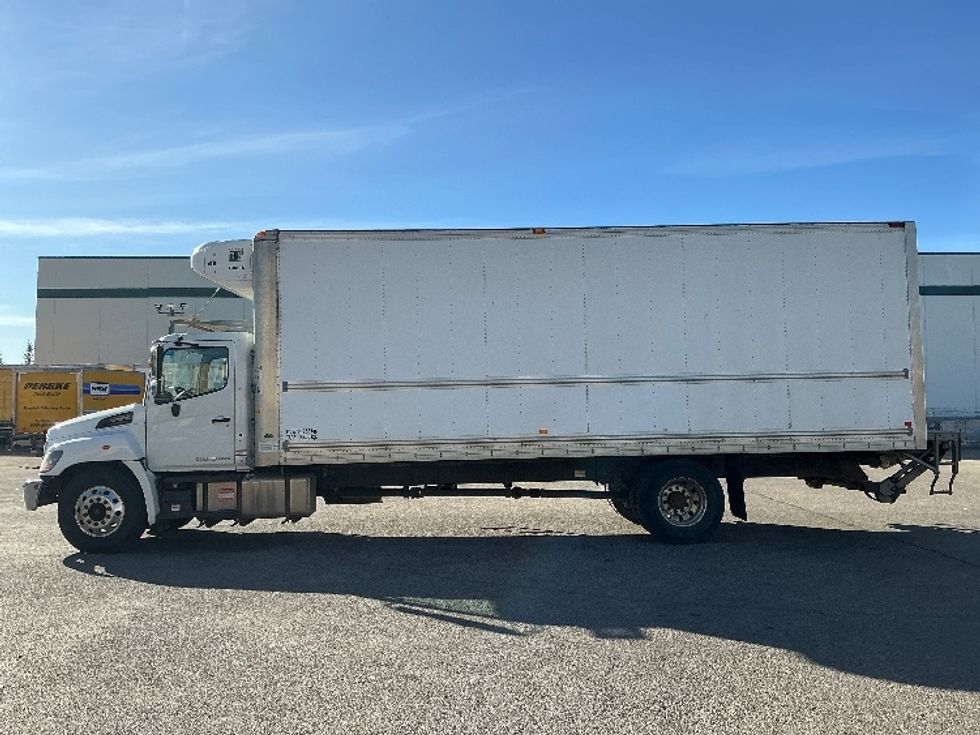 Refrigerated Truck-Light and Medium Duty Trucks-Hino-2019-338-Calgary-AB-275,313\n\t\tkm-$ 70,250 - Image 4