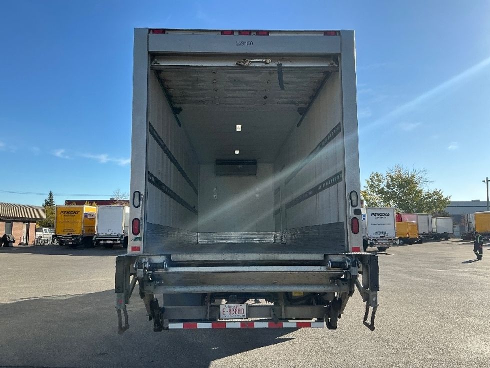 Refrigerated Truck-Light and Medium Duty Trucks-Hino-2019-338-Calgary-AB-275,313\n\t\tkm-$ 70,250 - Image 8