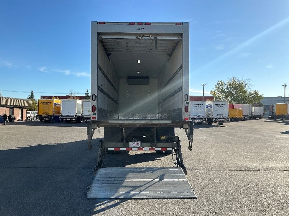 Refrigerated Truck-Light and Medium Duty Trucks-Hino-2019-338-Calgary-AB-275,313\n\t\tkm-$ 70,250 - Image 9