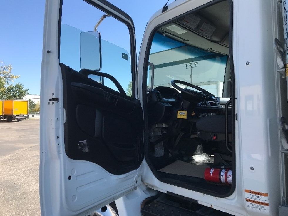 Refrigerated Truck-Light and Medium Duty Trucks-Hino-2019-338-Calgary-AB-280,862\n\t\tkm-$ 76,750 - Image 16