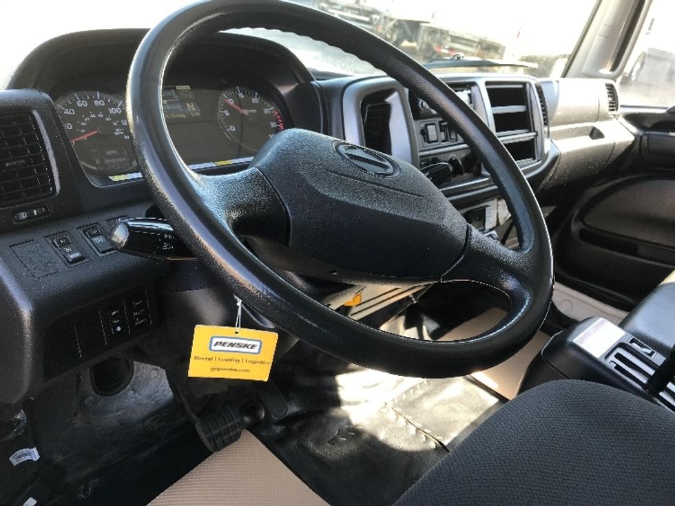 Refrigerated Truck-Light and Medium Duty Trucks-Hino-2019-338-Calgary-AB-280,862\n\t\tkm-$ 76,750 - Image 17