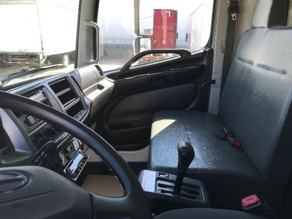 Refrigerated Truck-Light and Medium Duty Trucks-Hino-2019-338-Calgary-AB-280,862\n\t\tkm-$ 76,750 - Image 19
