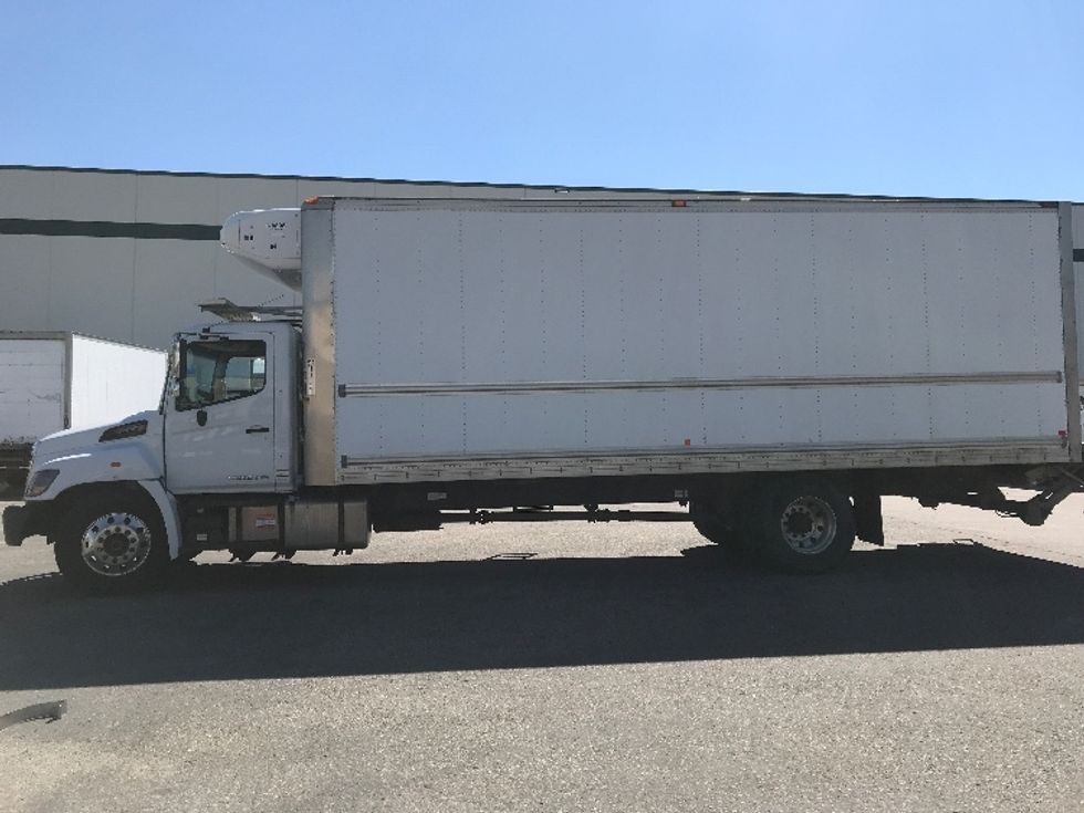 Refrigerated Truck-Light and Medium Duty Trucks-Hino-2019-338-Calgary-AB-280,862\n\t\tkm-$ 76,750 - Image 4