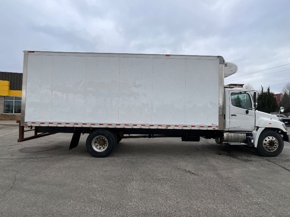 Refrigerated Truck-Light and Medium Duty Trucks-Hino-2019-338-Cambridge-ON-138,447\n\t\tkm-$ 76,750 - Image 15